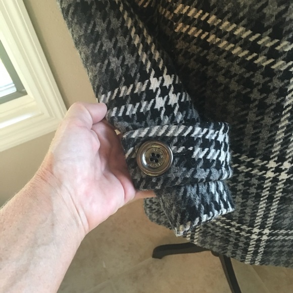 Gorgeous Wool Blend Tweed Pea Coat - Picture 3 of 8